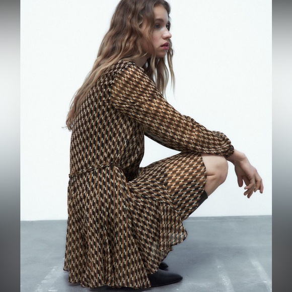 Zara Dresses & Skirts - zara mini brown and black dress with metallic detail